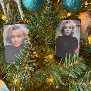 Marilyn Monroe Christmas Ornament Set